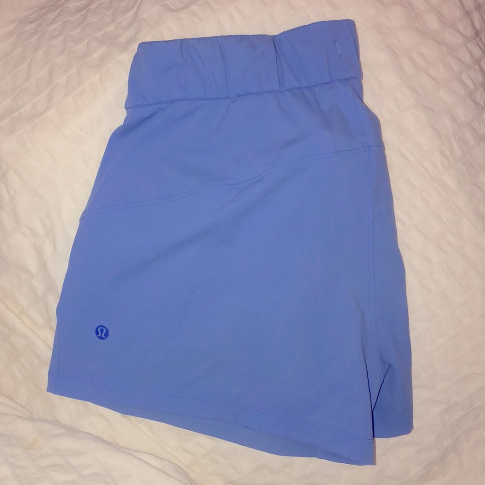 Lululemon shorts size 6